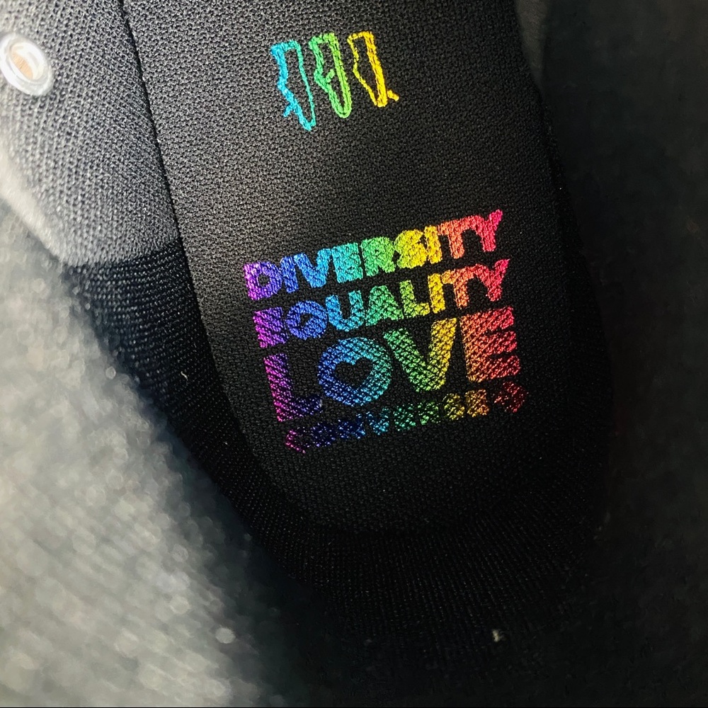 NWT Converse Chuck Taylor All Star Pride Women’s - Picture 13 of 13